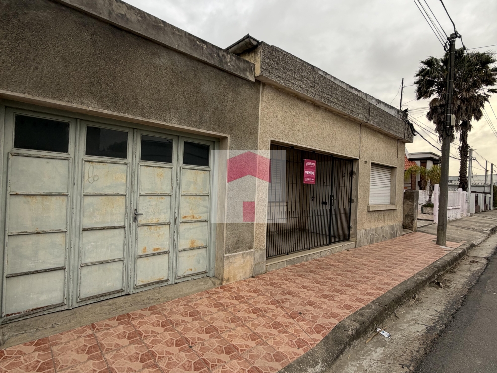 Casa amplia con gran terreno 